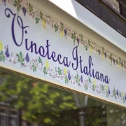 Vinoteca Italiana_Schriftzug Außen vinoteca-italiana-schriftzug-aussen