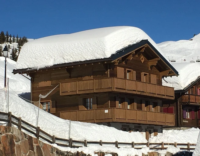 Chalet Alphorn im Winter