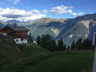 Balkonblick_ins_Tal