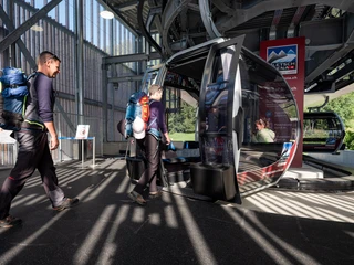 ÖV-Hub Fiesch  10er Gondel im oev-Hub in Fiesch