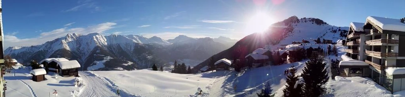 Panoramablick im Winter vom Balkon