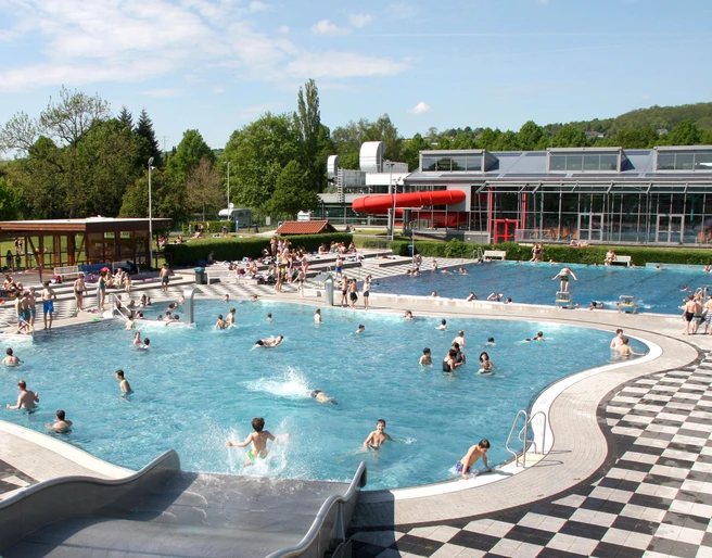 Hallen- und Freibad Einbeck_Nichtschwimmerbecken im Freibad hallen-und-freibad-einbeck-nichtschwimmerbecken-im-freibad