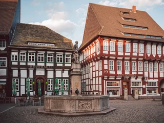 Marktplatz_mit Till Eulenspiegel, Brodhaus und Rats-Apotheke marktplatz-mit-till-eulenspiegel-brodhaus-und-rats-apotheke