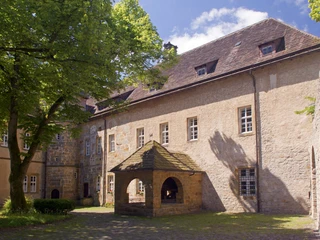 Innenhof Burg Dringenberg Innenhof der Burg Dringeberg.