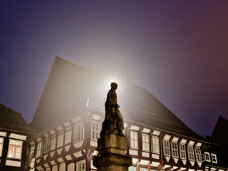 Einbecker Innenstadt_Till Eulenspiegel Brunnen bei Nacht einbecker-innenstadt-till-eulenspiegel-brunnen-bei-nacht
