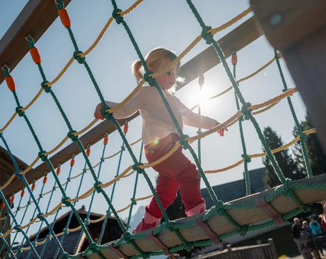 Spielplatz Aletschpark auf der Riederalp in der Aletsch Arena  Spielplatz Aletschpark auf der Riederalp in der Aletsch Arena