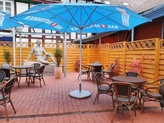 Café in der kleinen Gasse_Außenbereich cafe-in-der-kleinen-gasse-aussenbereich