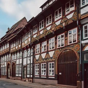 Tiedexer Straße Straße mit vielen Fachwerkhäusern.