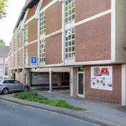Parkhaus "Am Brauhaus"_Ein- und Ausfahrt parkhaus-am-brauhaus-ein-und-ausfahrt