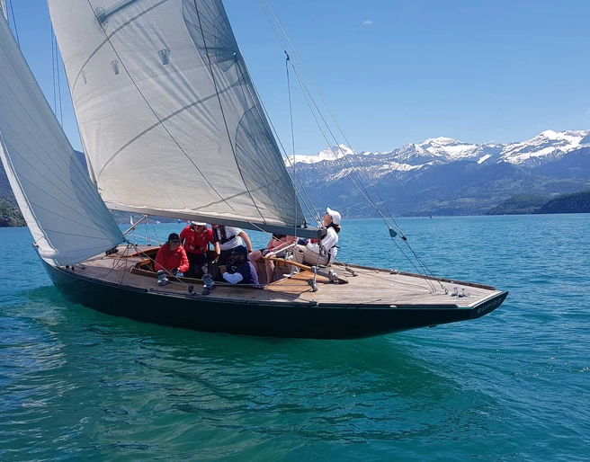 segelschule-thunersee-segelschiff-thunersee-ausfahrt.jpg