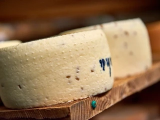 Die Käserei auf dem Demeter-Bauernhof in Heiningen Die Käserei auf dem Demeter-Bauernhof in Heiningen