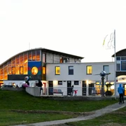 Gästezentrum Dorum-Neufeld mit anliegendem Kinderspielhaus