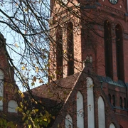 Pfarrkirche St. Martin Nienburg Die Pfarrkirche St. Martin in Nienburg besticht durch ihre eindrucksvolle gotische Architektur.