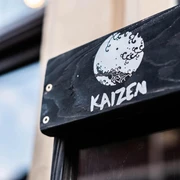 Restaurant Kaizen Nahaufnahme vom Restaurant Logo.Close-up of the restaurant logo.