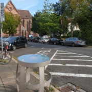 Einbecker BierpfadFass Nr. 3 Münsterkirche Bierfass Nr. 3 mit Blick auf die Münsterkirche in Einbeck