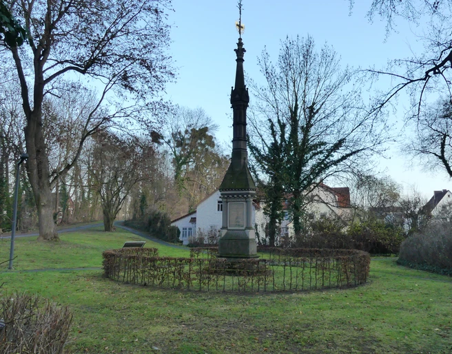 Mühlenwall_Denkmal an Krieg 1870/71  muehlenwall-denkmal-an-krieg-1870/71