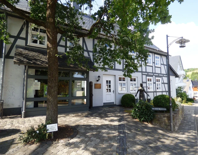 heimatmuseum-usseln-aussenansicht.jpg