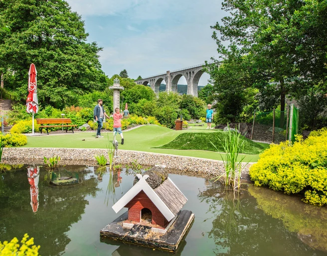 abenteuergolf-willingen-teich.jpg