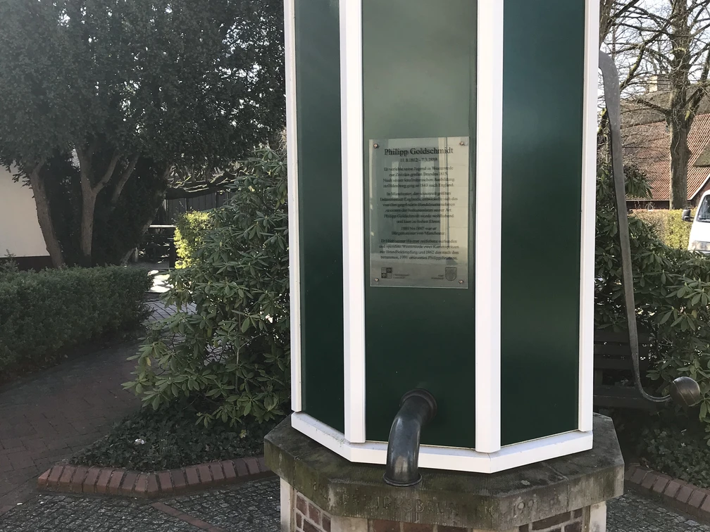 Westerstede _ Stadtrundgang _ Phillipsbrunnen.jpg