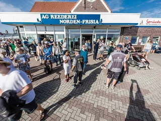 Faehre-Ankunft-Hafen.jpg Reederei Frisia