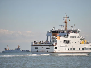 Faehre-Abfahrt-Juist.jpg Reederei Frisia