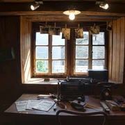 Altes Wohnen, eine geschichtenhafte Ausstellung in Mund Altes Wohnen, eine geschichtenhafte Ausstellung in MundOld Living, a storytelling exhibition in MundL'habitat ancien, une exposition riche en histoires à Mund