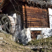 Das Backhaus befindet sich im Alten Blatten. Es kann noch heute vollständig genutzt und besichtigt werden. Das Backhaus befindet sich im Alten Blatten. Es kann noch heute vollständig genutzt und besichtigt werden.The bakehouse is located in the Old Blatten. It can still be fully used and visited today.