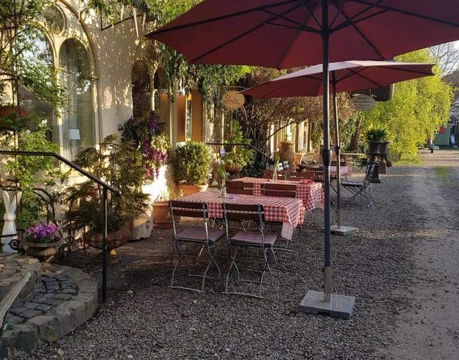Café-Bistro Panaché-Außenansicht Café-Bistro Panaché-Außenansicht