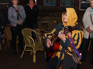 Gaukler-Gitarre 16-9.jpg