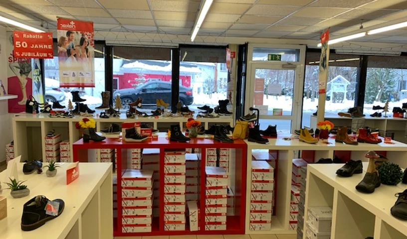 schuhhaus-kleine-willingen-innen.JPG