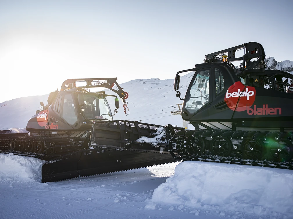 Unterwegs mit einem Pistenfahrzeug - Pilot auf der Belalp. Unterwegs mit einem Pistenfahrzeug - Pilot auf der Belalp.