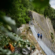 Die Massegga-Hängebrücke wartet darauf entdeckt zu werden. Die Massegga-Hängebrücke wartet darauf entdeckt zu werden.