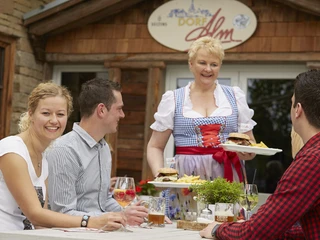 Terrasse_(c) B. Lülf, Dorf Alm, Göbel Hotels.jpg