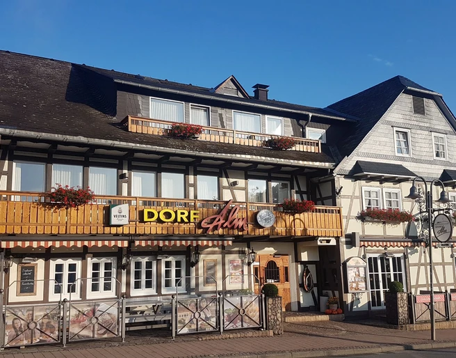 Außenansicht_(c) Dorf Alm, Göbel Hotels.jpg