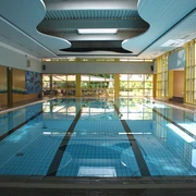 Schwimmhalle