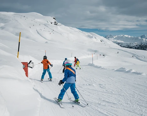 Kinderpiste Zauberring auf der Belalp. Kinderpiste Zauberring auf der Belalp.