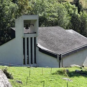 Die Bruder-Klaus-Kapelle erfreut sich grosser Beliebtheit. Die Bruder-Klaus-Kapelle erfreut sich grosser Beliebtheit.The Brother Claus Chapel enjoys great popularity.