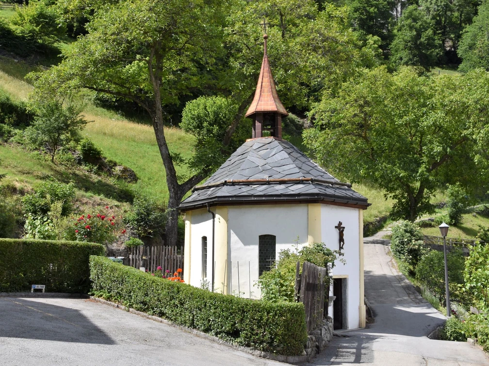 The Antonius Chapel Klosi in Naters was inaugurated in 1750 Die Antoniuskapelle Klosi in Naters wurde 1750 eingeweihtThe Antonius Chapel Klosi in Naters was inaugurated in 1750La chapelle Saint-Antoine Klosi à Naters a été inaugurée en 1750