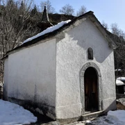 Die Muttergotteskapelle stammt aus dem Jahre 1687. Die Muttergotteskapelle stammt aus dem Jahre 1687.