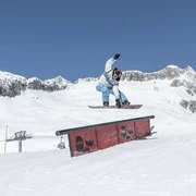 Rotieren, Springen, Slidern und Überschlagen. Nervenkitzel garantiert! Rotieren, Springen, Slidern und Überschlagen. Nervenkitzel garantiert!