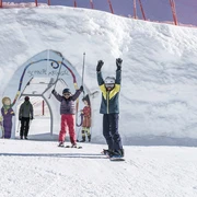 Ein abwechslungsreiches Wintersporterlebnis. Ein abwechslungsreiches Wintersporterlebnis.
