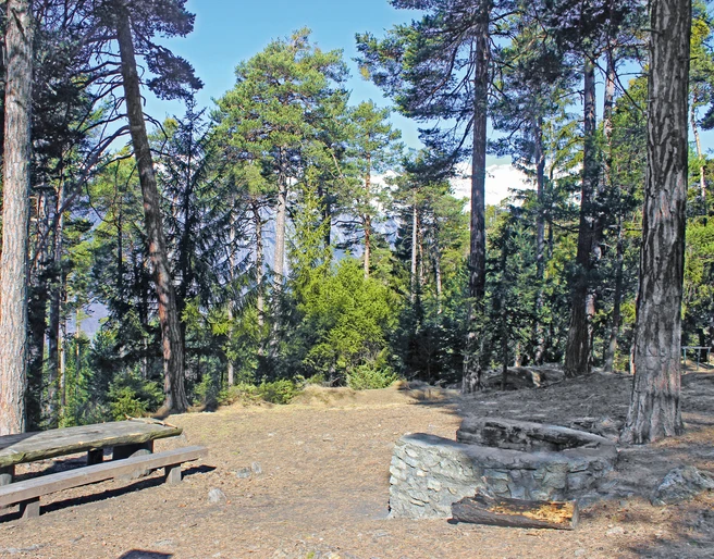 Feuerstelle-Grillplatz-Burgspitz-Ried-Brig Feuerstelle BurgspitzBurgspitz fire pitFoyer Burgspitz