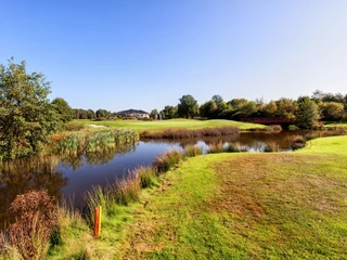 CC0 - Golfclub Bokensdorf7 .jpg Wasserlauf auf dem Gelände der Golfsportanlage Bokensdorf vom Golfclub Wolfsburg