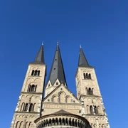 Das Bonner Münster Das Bonner Münster - Blick vom Martinsplatz