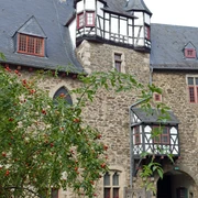 Burghof Schloss Burg