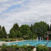 CC0 Becken Freibad Brome.jpg Becken im Freibad Brome