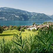 leissigen-dorf_sommer-thunersee.jpg