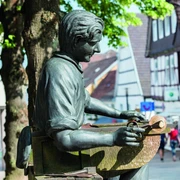 Glasmacherdenkmal in Bad Driburg Denkmal von einem Glasmacher in Bad Driburg.