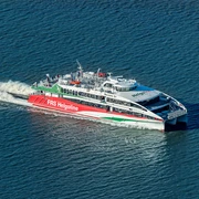 aussenaufnahme_halunder-jet-einfahrt-helgolaender-hafen-helgoland-martin... (1).jpg