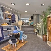 Modeboutique Unik Modeboutique Unik Treppenaufgang